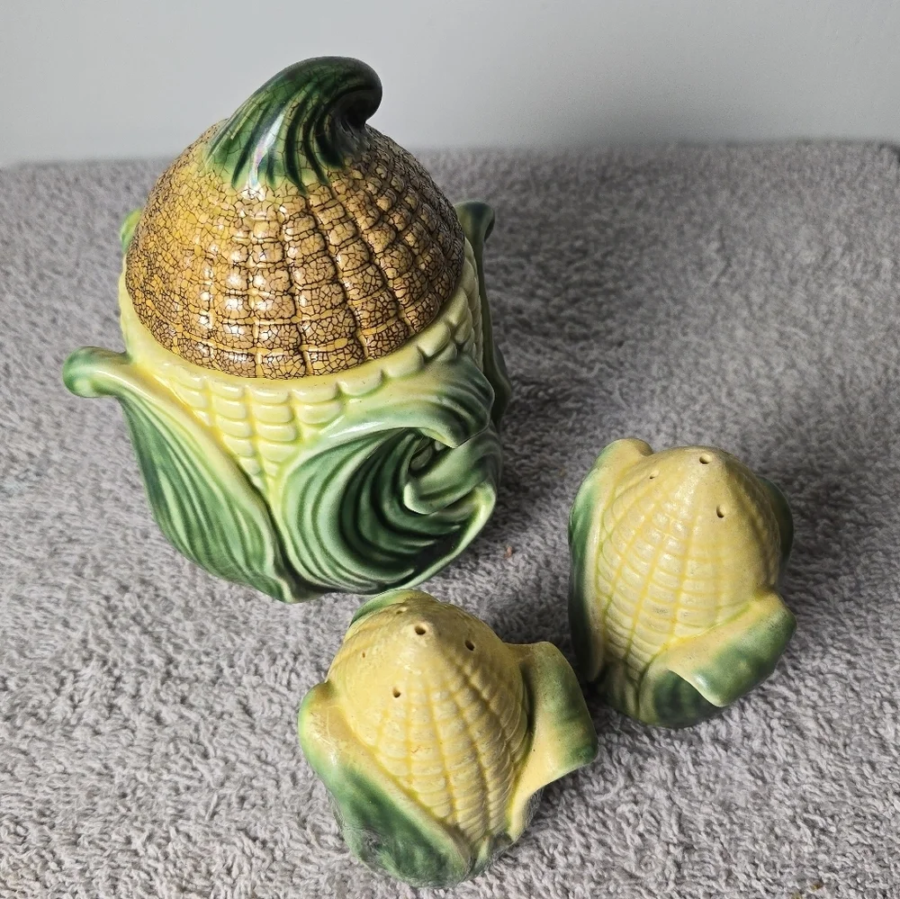 Vintage Staanfordware Corn Cob Lidded Jar And Salt And Pepper Shakers 1940s